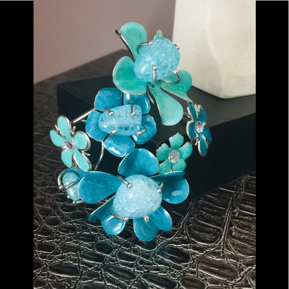Bracelet with flowers 🌺